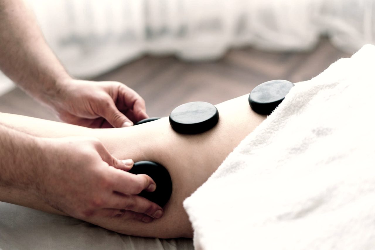 Massage aux pierres chaudesà Genève