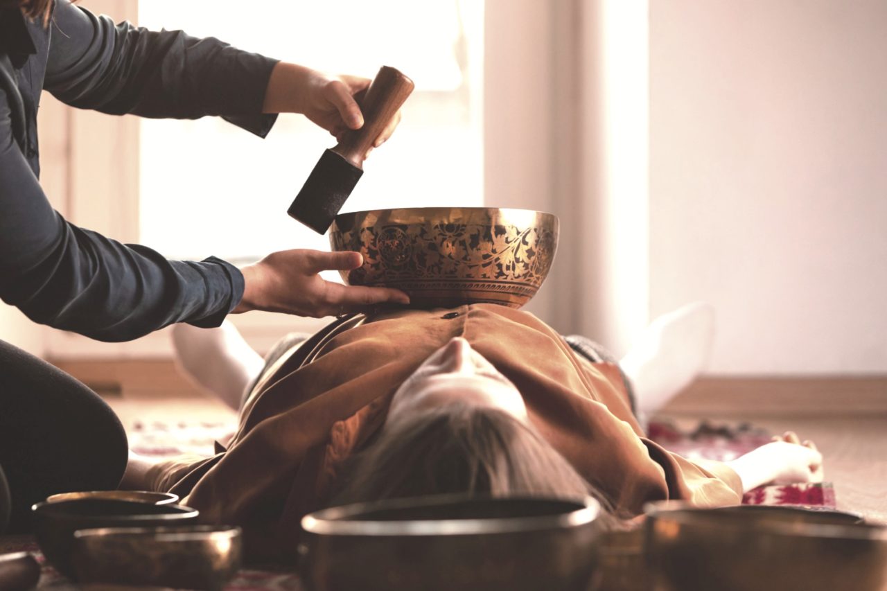 Massage aux bols chantants